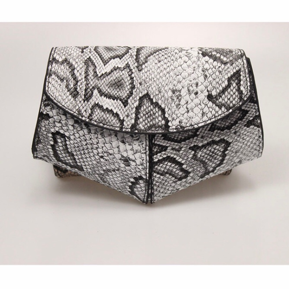 Just In! 🆕 ROME Waist Bag / Fanny Pack - Picture 6 of 8